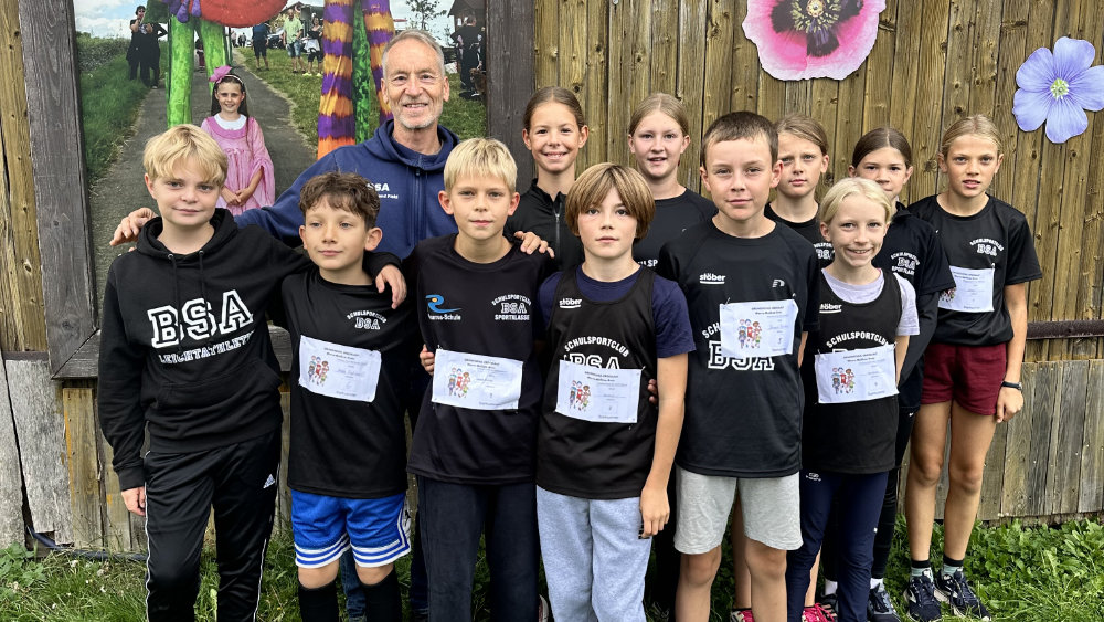 Laufwunder im Nieselregen: Rhenanus-Schule dominiert beim Schulcrosslauf in Germerode!