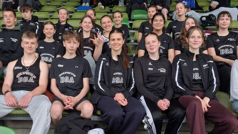 Platz 3 für das Mädchenteam der RHS beim Regionalfinale Leichtathletik